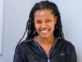 Zenande Mfenyana (Bonté dans la serie La reine).