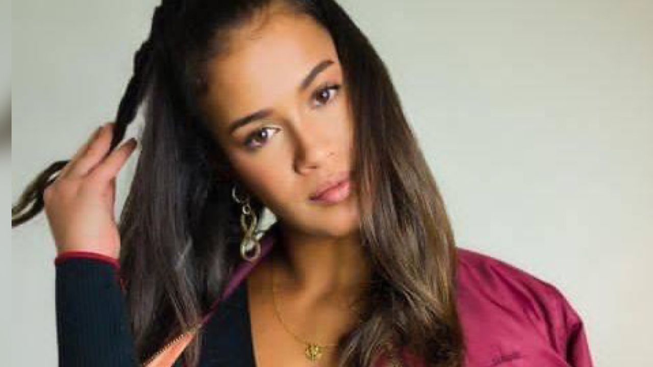 Riane part favoris pour la finale du Bachelor