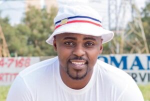 PHOTO : TWITTER/@XolaniMayekiso