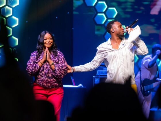 Dadju fait sensation au Sofitel avec sa mère Dalida