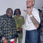 Grammy Awards / Chris Brown donne de la force à Asake et Davido