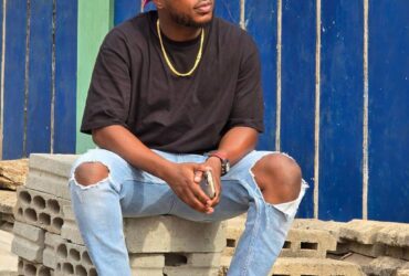 Masta Just préparant de la pâte de maïs(vidéo)