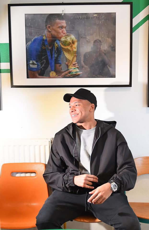 Kylian Mbappé devient propriétaire de SM Caen @Facebook