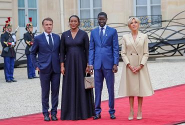 Emmanuel Macron reçoit Bassirou Diomaye Faye et son épouse