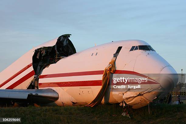 Brésil: Crash d'avion avec 62 personnes à bord, aucun survivant photo d'illustration uniquement. L'avion représenté n'a aucun rapport avec les événements décrits dans ce document. Crédit photo : JurgaR Source : Getty Images