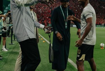 Emmanuel Adebayor en Arabie Saoudite : Ambassadeur de la CAF pour la Finale de la Super Coupe