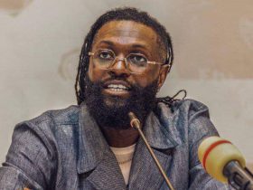 Sheyi Emmanuel Adebayor : Un Jubilé pour une Carrière Légendaire