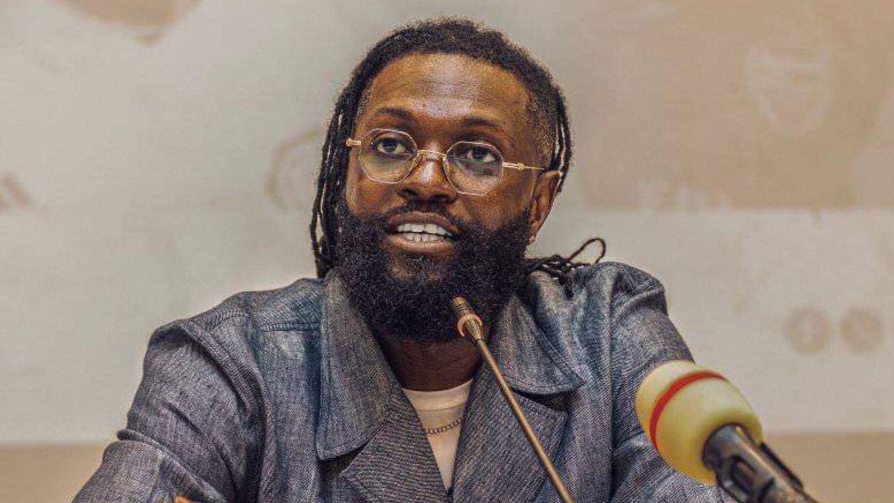 Sheyi Emmanuel Adebayor : Un Jubilé pour une Carrière Légendaire