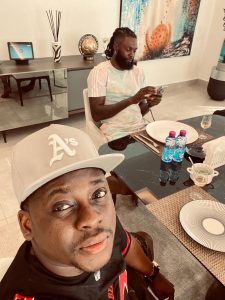 Ange Zountchegbe et Emmanuel Adebayor