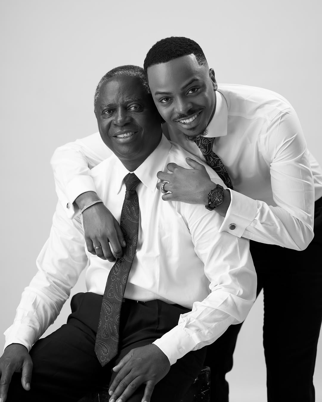 Adeoluwa Prince Enioluwa Rend Hommage à Son Père : Un Modèle de Leadership et d’Humilité