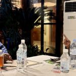 Exclusif: Aliko Dangote reçoit Burna Boy pour un dîner de l'Iftar