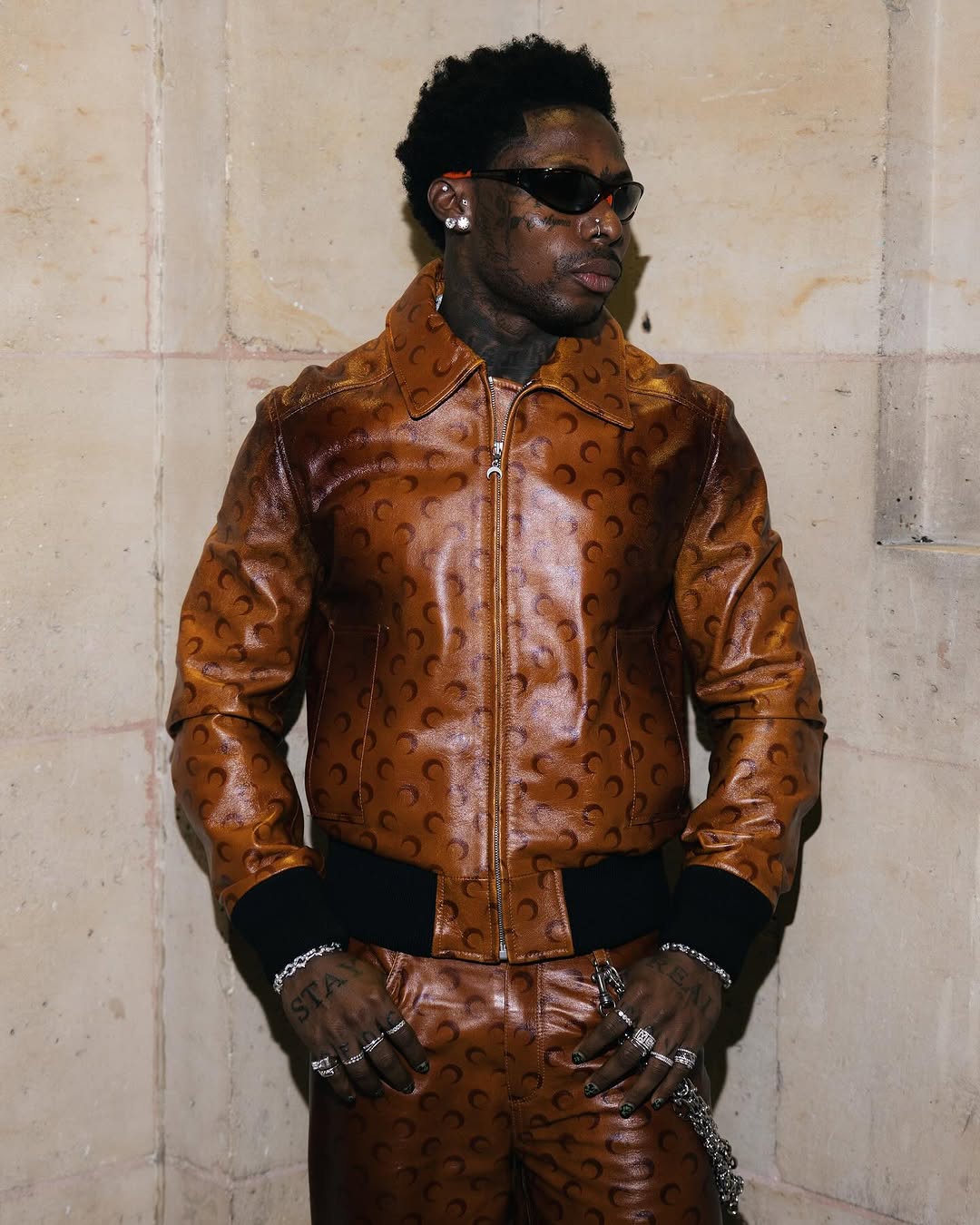 Exclusif: Asake achète une maison à son père