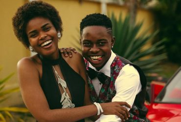 Exclusif: Peller fait pleurer de joie Jarvis à l'occasion de son anniversaire