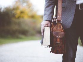 La rancune : un fardeau inutile à abandonner selon la Bible freepik