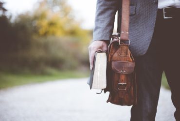 La rancune : un fardeau inutile à abandonner selon la Bible freepik