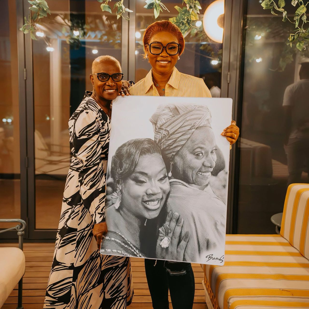 Roseline Layo offre un hommage vibrant à Angélique Kidjo à Abidjan avant leur performance au FEMUA 2025
