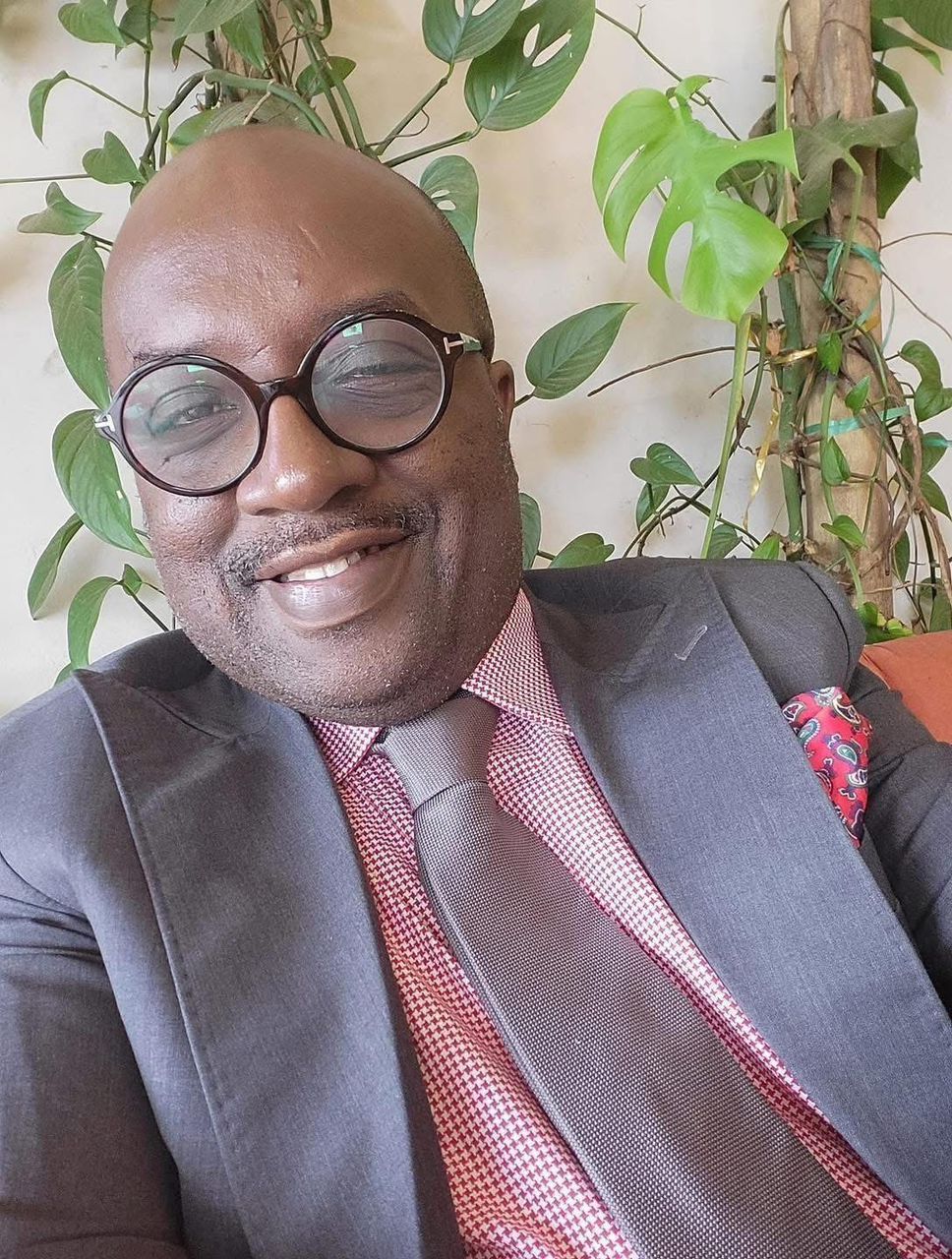 Roro Éric Didia : le célèbre animateur ivoirien est décédé, une étoile de la télé s’éteint