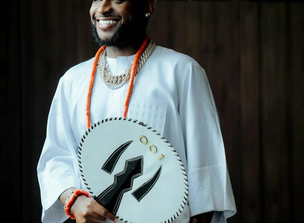 Davido achète une Mercedes Maybach 2026 à 250 000 $ : le succès de l’Afrobeat en pleine lumière