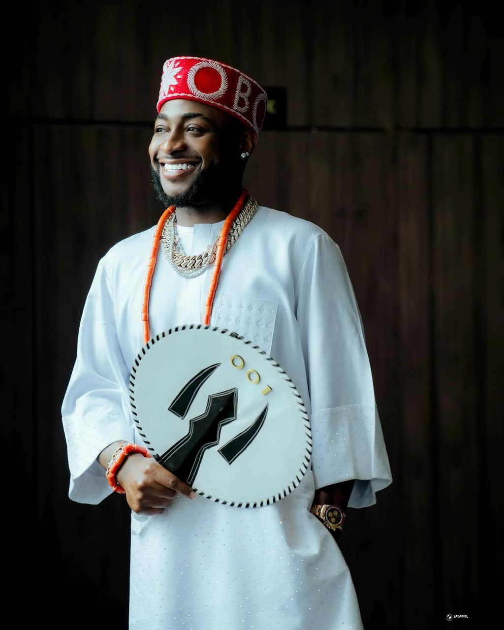 Davido achète une Mercedes Maybach 2026 à 250 000 $ : le succès de l’Afrobeat en pleine lumière