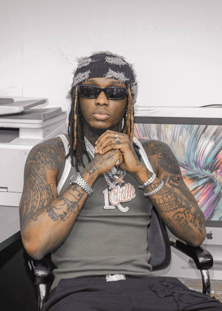 BOOM | Himra écrase tout : il possède désormais le TOP 10 Apple Music Côte d’Ivoire et 19 titres dans le TOP 20 🇨🇮🔥