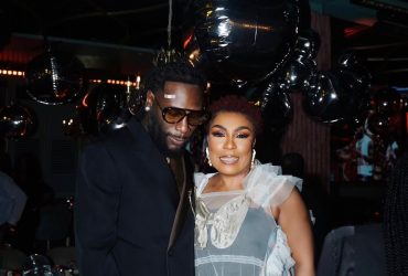 Burna Boy annonce la fin de sa collaboration professionnelle avec sa mère, Bose Ogulu : “Laissez ma mère être ma mère