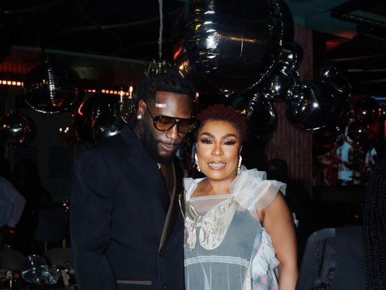 Burna Boy annonce la fin de sa collaboration professionnelle avec sa mère, Bose Ogulu : “Laissez ma mère être ma mère
