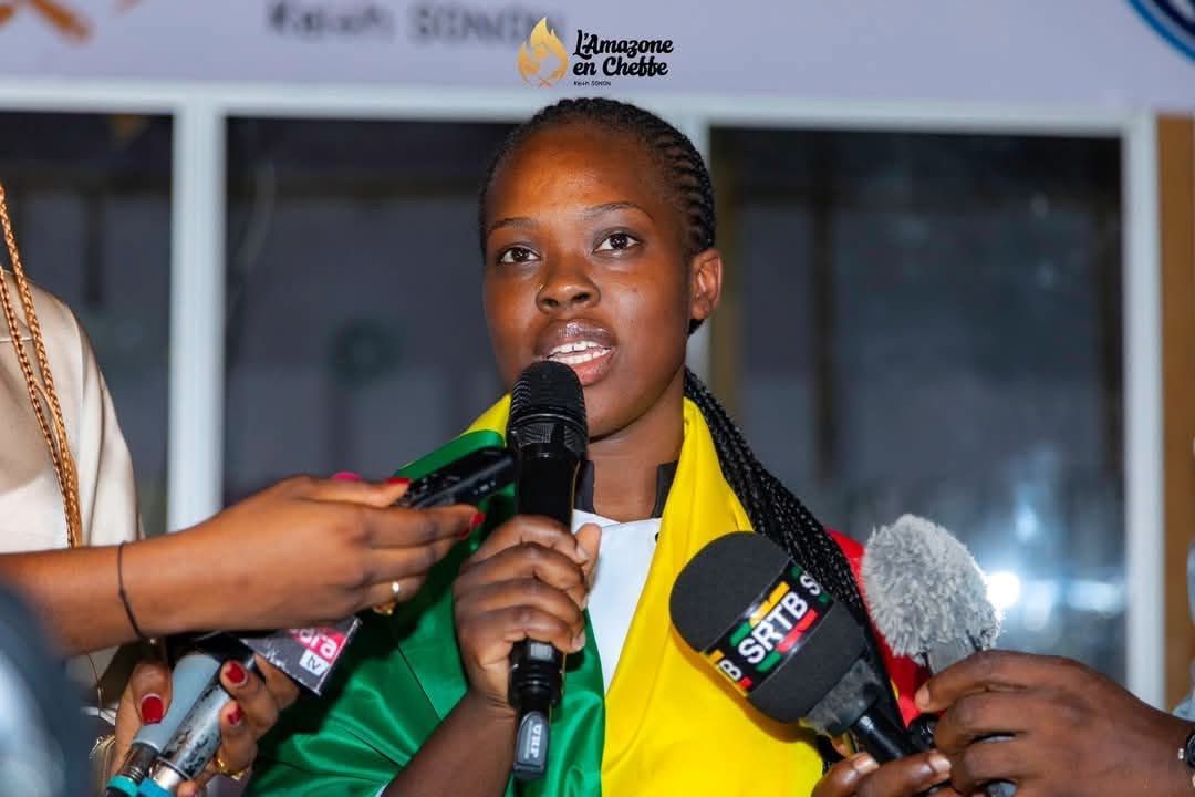 Le public béninois déterminé comme jamais derrière la Cheffe Keith SONON pour un Guinness Record historique