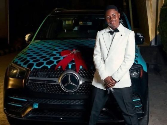 L’influenceur TikTok Peller hospitalisé après un accident survenu en plein direct à Lagos