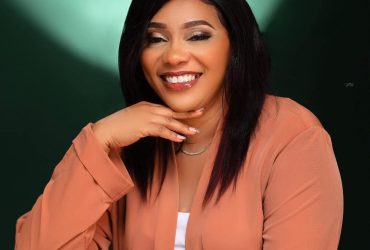 Rose Sabine : « On peut être belle, raffinée, coquette et louer le Seigneur »