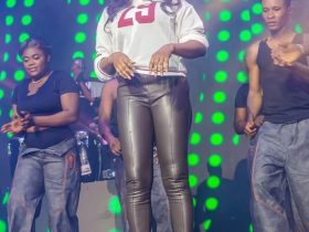 Claire Bahi lors du concert de Dj Kedjevara : foi, vérité et renaissance assumée