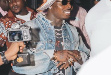 Asake s’offre une nouvelle Mercedes G-Wagon 2026 : la star nigériane impressionne encore les fans